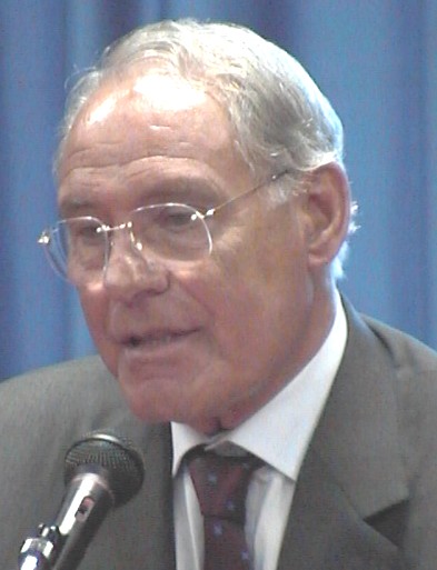 Franco Angioni, oggi Deputato, Membro della IV Commissione Difesa e, dal 1982 al 1984, Comandante della Forza Multinazionale di Pace in Libano. - 420